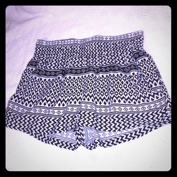 PacSun Kirra Beach Shorts, Black & White - Picture 1 of 1